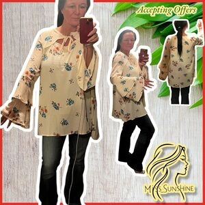 EASEL - Sz L - tiered Bell Sleeve Tunic - floral pattern - key hole front -